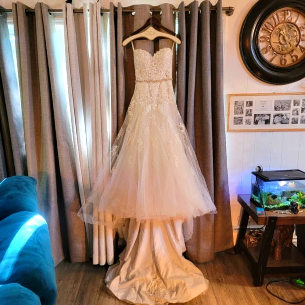 Wedding dress